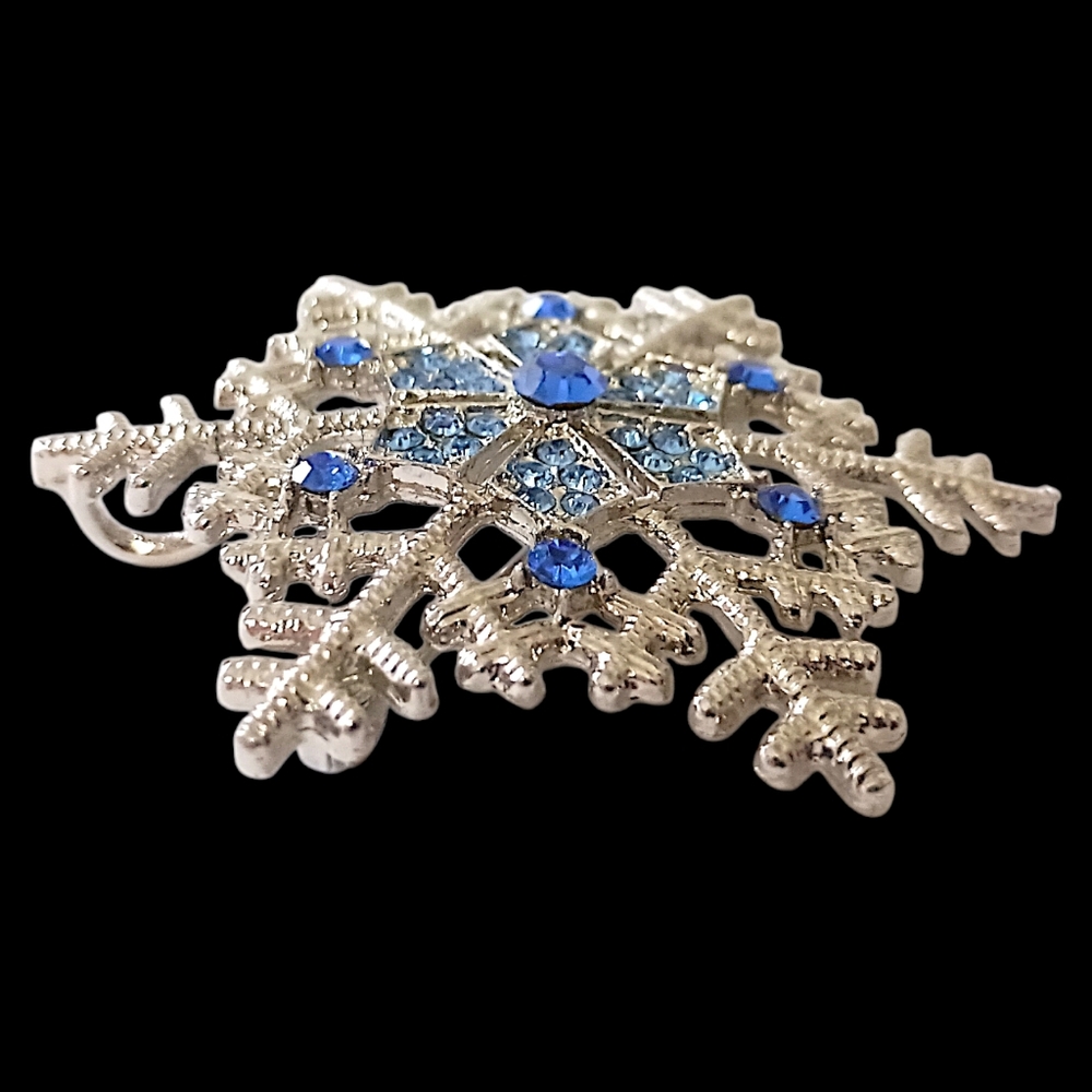 Icy Snowflake Pin Brooch Pendant Star Blue Rhinestone Crystal Winter Silver Tone - Picture 4 of 16